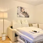 아파트 Mit Balkon & Parkplatz Im Zentrum