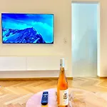 Mit Balkon & Parkplatz Im Zentrum 아파트 *