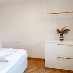 Mit Balkon & Parkplatz Im Zentrum 아파트