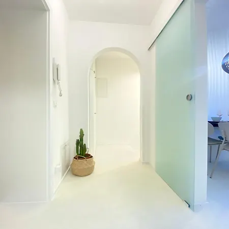 Apartment Mit Balkon & Parkplatz Im Zentrum *