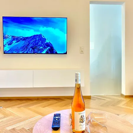 Mit Balkon & Parkplatz Im Zentrum Apartment *